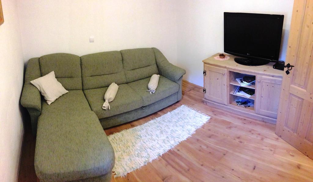 Apartments Pod Macesnovo Streho Solčava Chambre photo