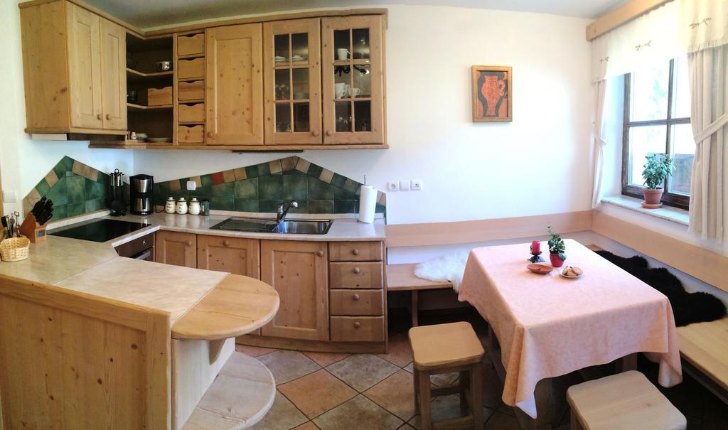 Apartments Pod Macesnovo Streho Solčava Chambre photo